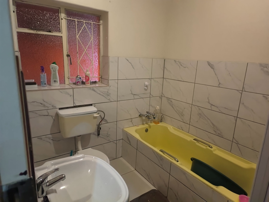 To Let 4 Bedroom Property for Rent in Miederpark North West
